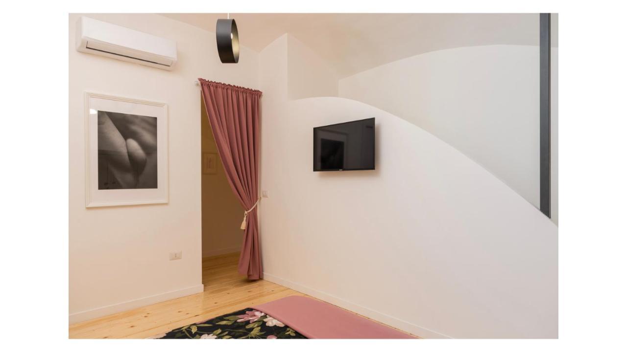 Light Pink - Suite In The Middle Of Everything Torre Annunziata Exterior foto